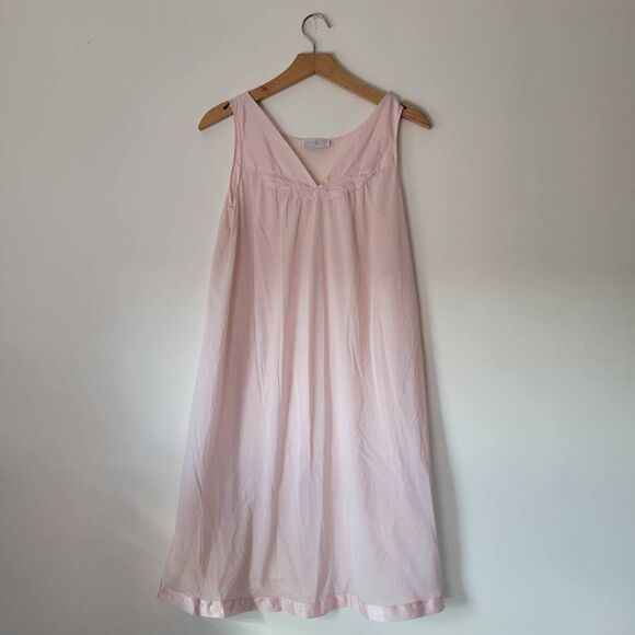 Vintage Vassarette Nylon Nightgown Women’s Medium Pink Made in USA Sleeveless - Picture 1 of 7